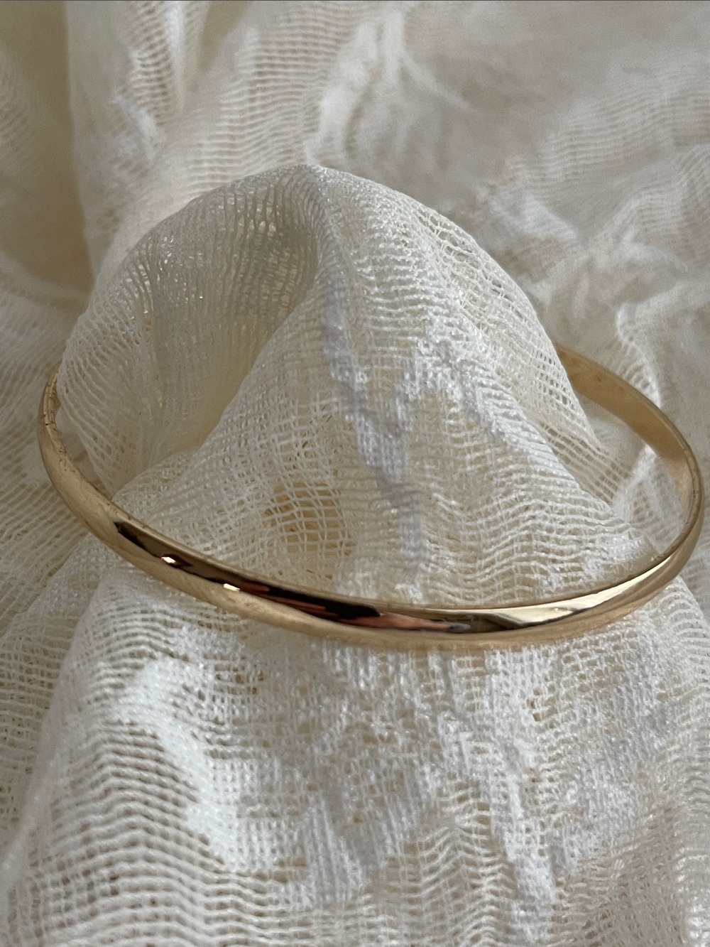 Classic Gold Tone Round Bangle Bracelet